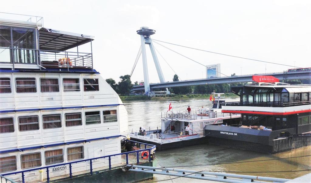 Botel Gracia Братислава Экстерьер фото