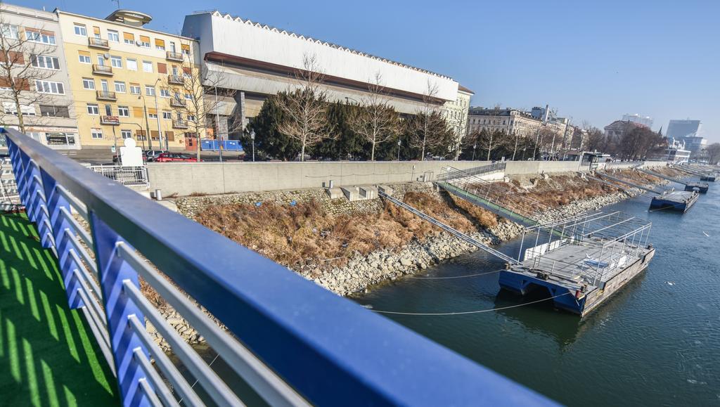 Botel Gracia Братислава Экстерьер фото