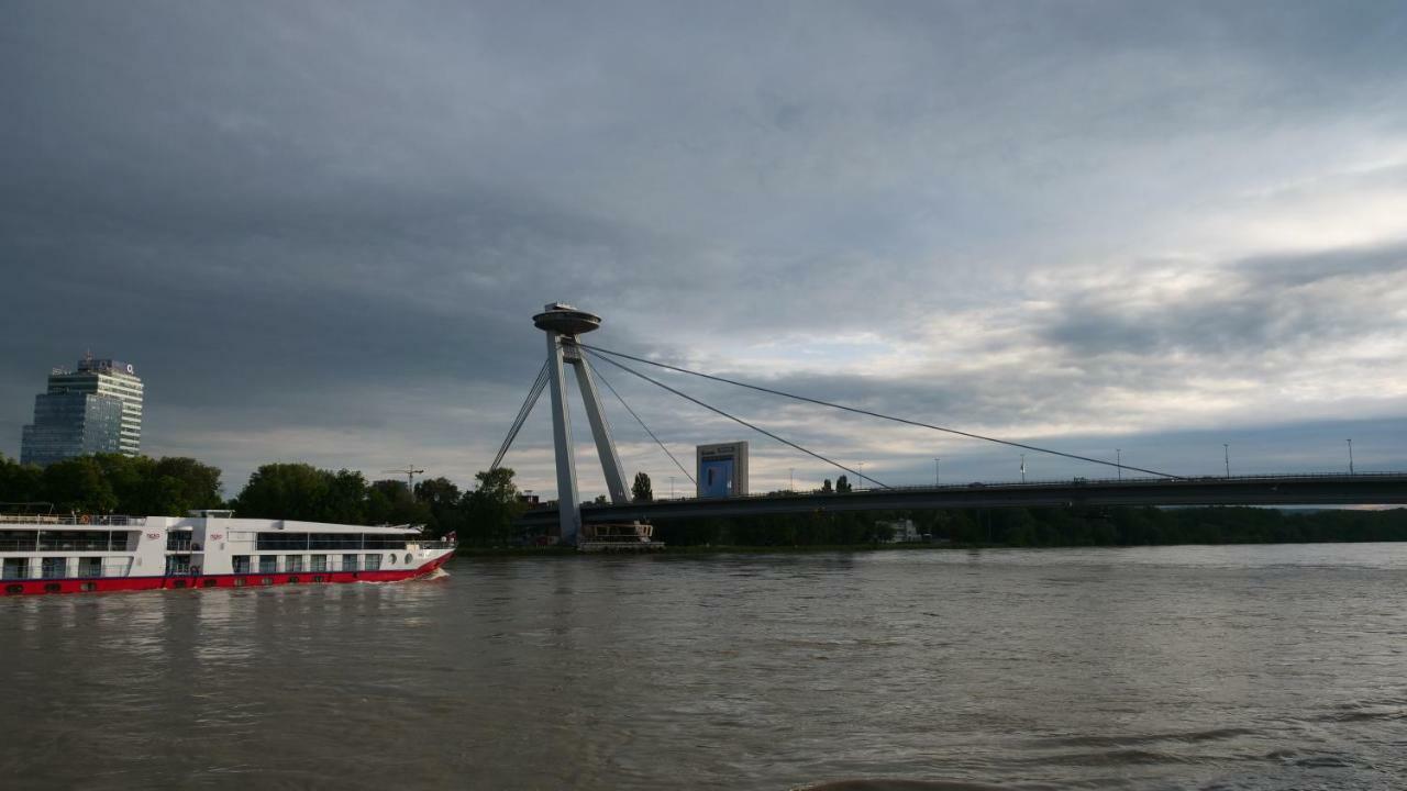 Botel Gracia Братислава Экстерьер фото